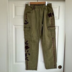 NWT Sundance Remembered Dreams Olive Cargo Pants with Floral Embroidery Sz 6